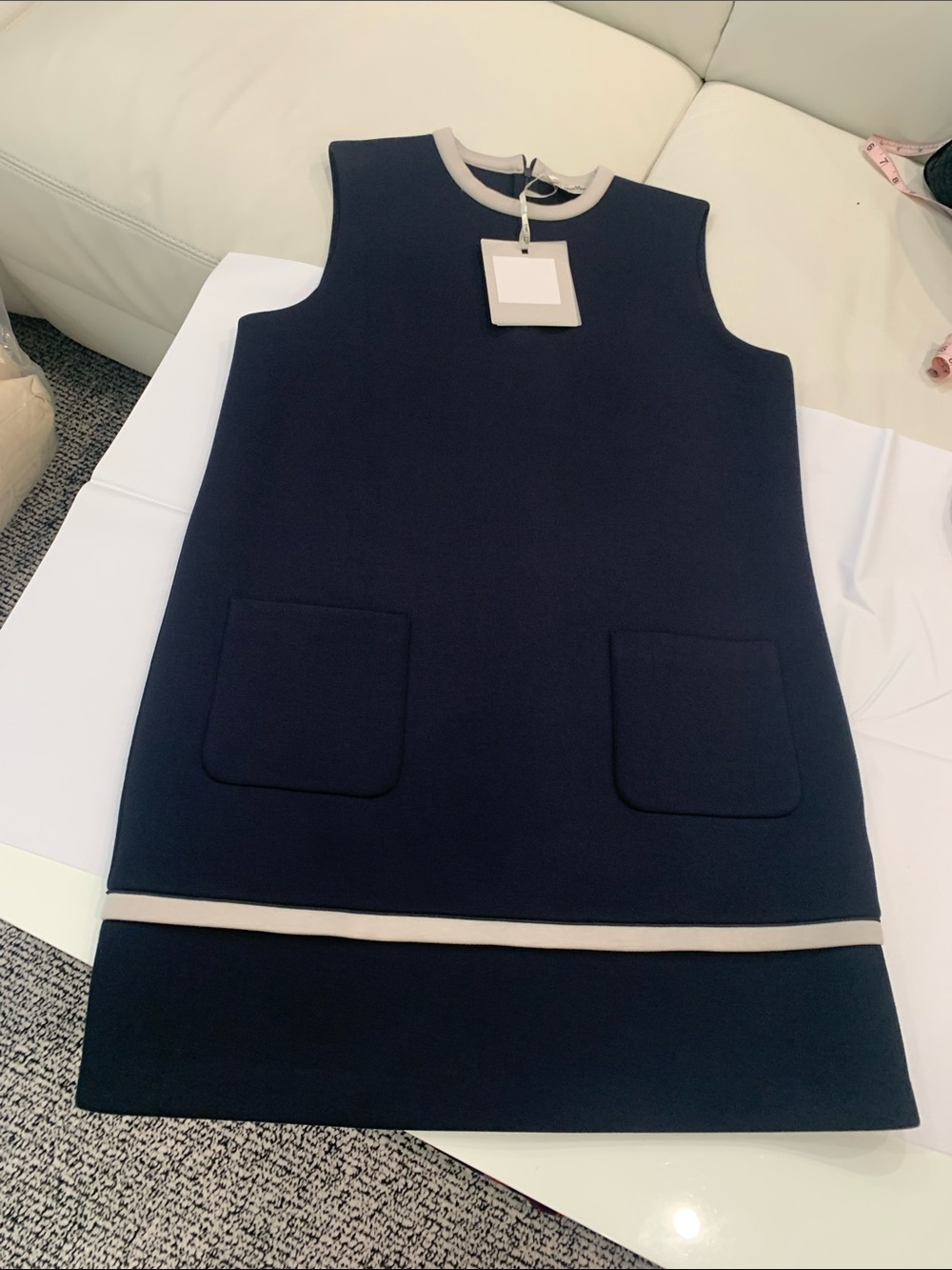 NWT MaxMara Navy Shift Dress with Contrast Hem and Patch Pockets. XL - Picture 7 of 9